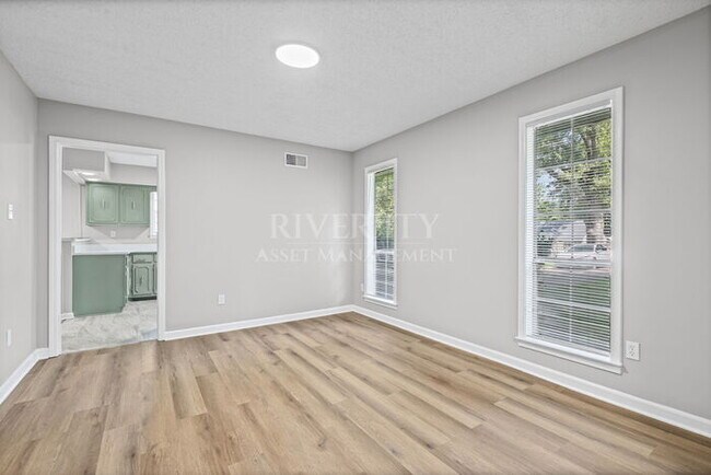 Building Photo - A Must See!!!! Located in a Premium Part of Town & Section 8 Welcomed!!