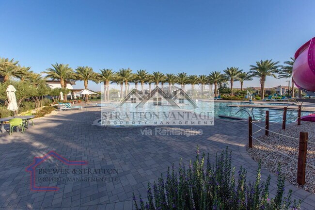 Building Photo - 9638 E Tesla Ave