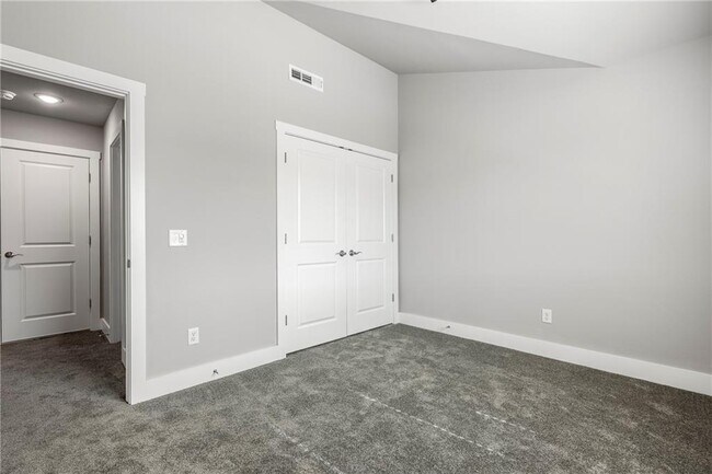 Building Photo - 652 Sun Meadows Loop