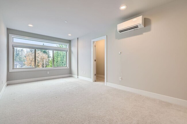 Building Photo - New Construction!  Spacious Modern Townhome in Edmonds.