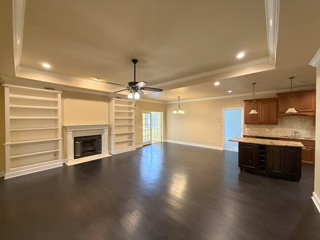 Building Photo - 15047 Ashmont Blvd SE