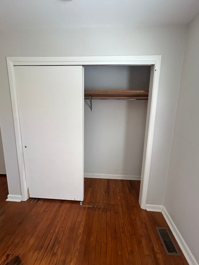 Building Photo - 4090 Old Vincennes Rd