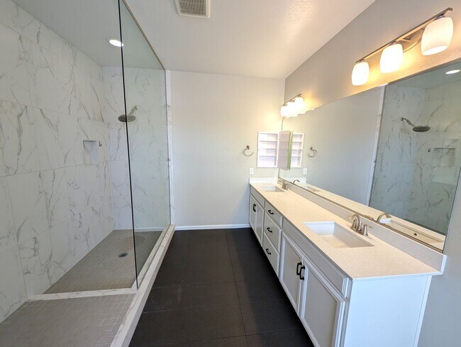 Building Photo - 3 Bedroom Home in the Eastmark Community Near E Ray Rd and S Signal Butte Rd!
