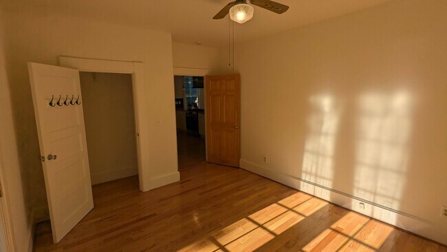 Building Photo - 816 Addison St