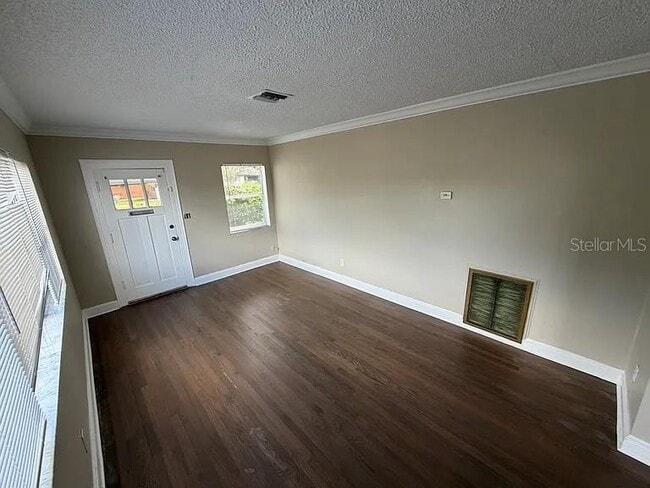 Building Photo - 1931 Staunton Ave