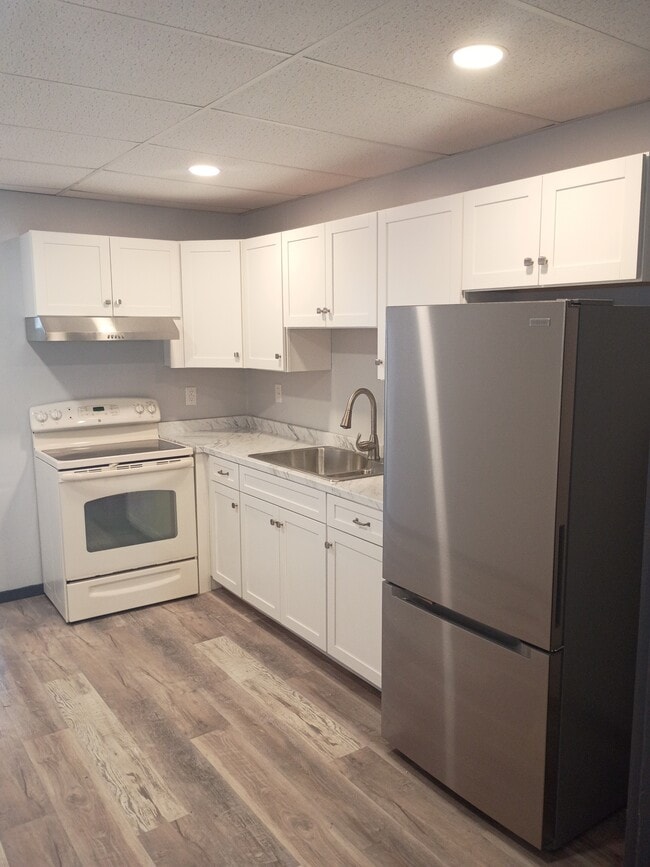 Building Photo - 1024 Guilford St