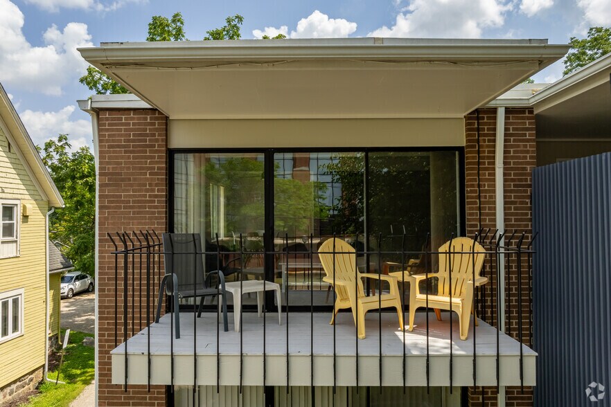 Balcony - Across From UofM Campus - 1313 S State St
