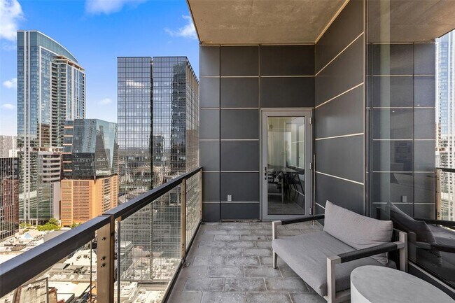 Building Photo - 210 Lavaca St