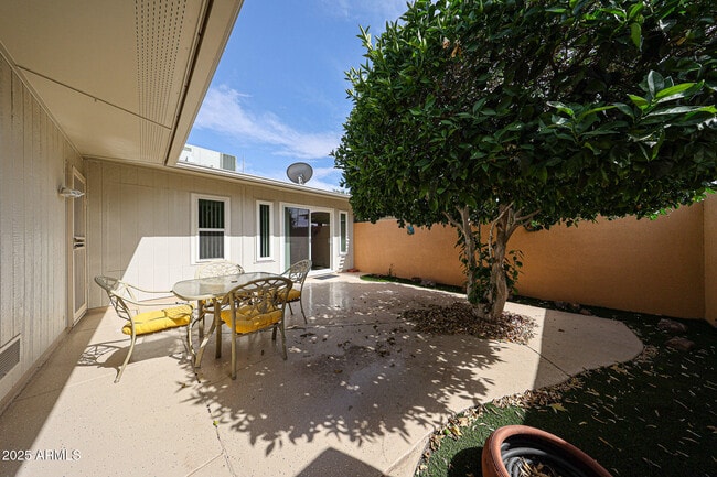 Building Photo - 10827 W Santa Fe Dr