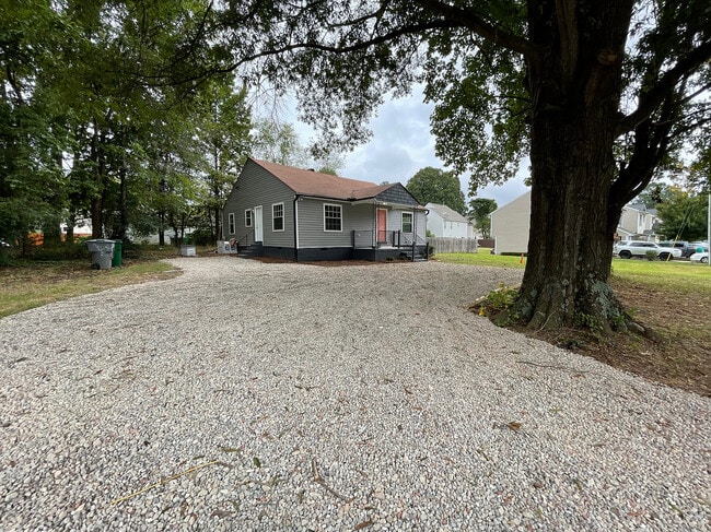 Building Photo - 4111 Glory St