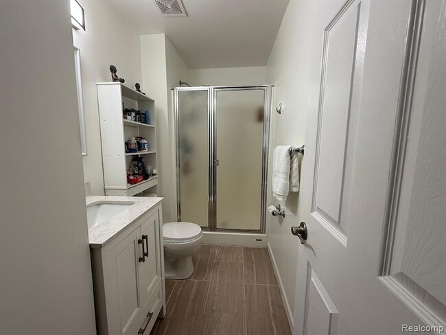 Building Photo - 3635 Reeves Dr