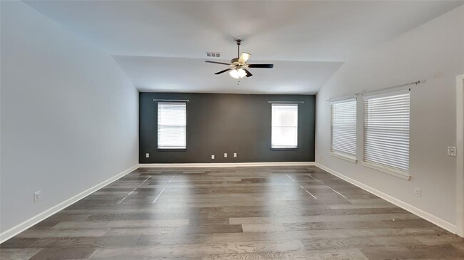 Building Photo - 457 Compass Dr