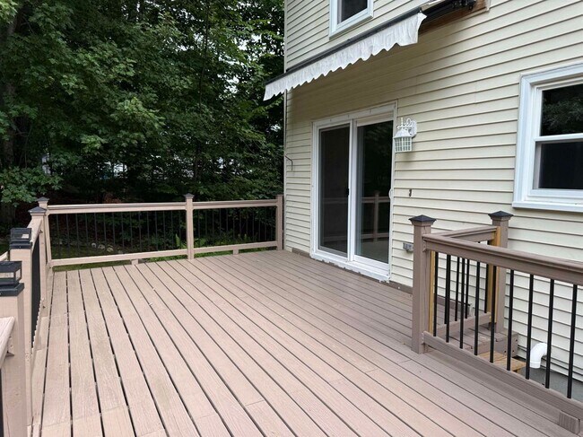 Building Photo - 158 Tina Dr