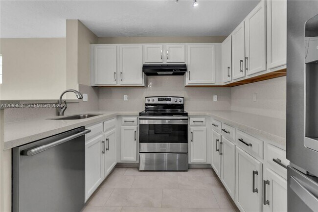 Building Photo - 8291 SW 44th Pl
