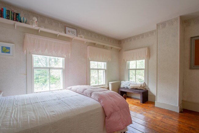 Building Photo - 905 Broad St