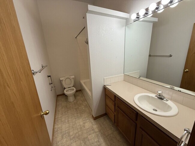 Building Photo - 2114 Water Blossom Ln