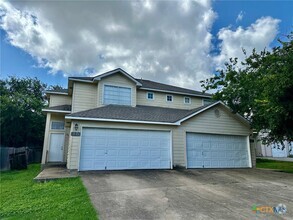 Building Photo - 130 Cedargrove
