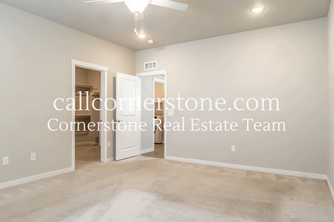 Building Photo - 5415 Necker Heights
