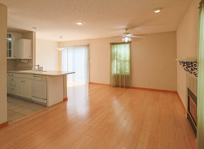 Building Photo - 2623 E Oaklawn Ct