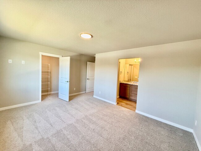 Building Photo - 5217 Palomino Ranch Point