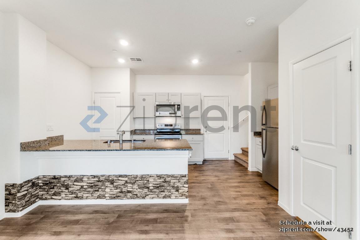 Building Photo - 4118 Lunar Cyn Ave