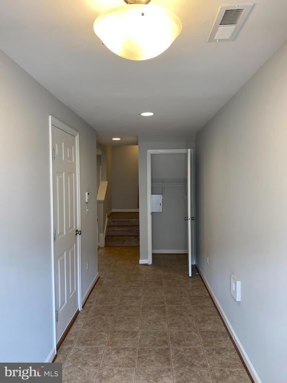 Building Photo - 112 Splendor Gdn Wy