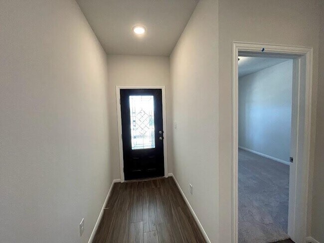 Building Photo - 256 Crystal Brook Dr