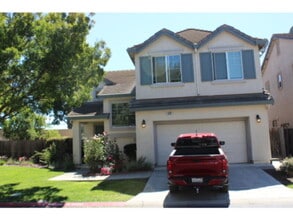 Building Photo - Welcome Home! Spacious 4 Bedroom, 2.5 Bath...