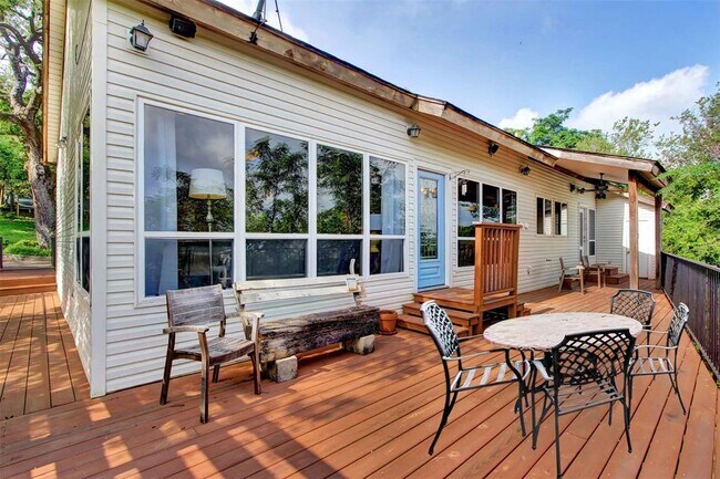 Building Photo - 2208 Trailside Dr
