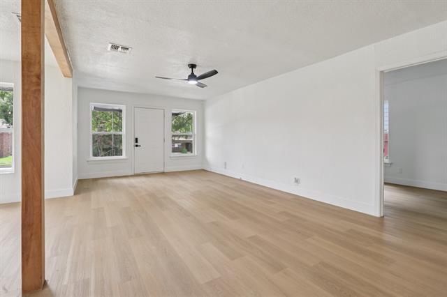 Building Photo - 1105 N Sylvania Ave