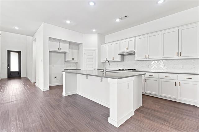 Building Photo - 2410 Doncaster Dr