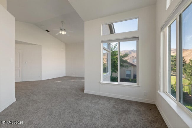 Building Photo - 7021 Heatherwood Dr