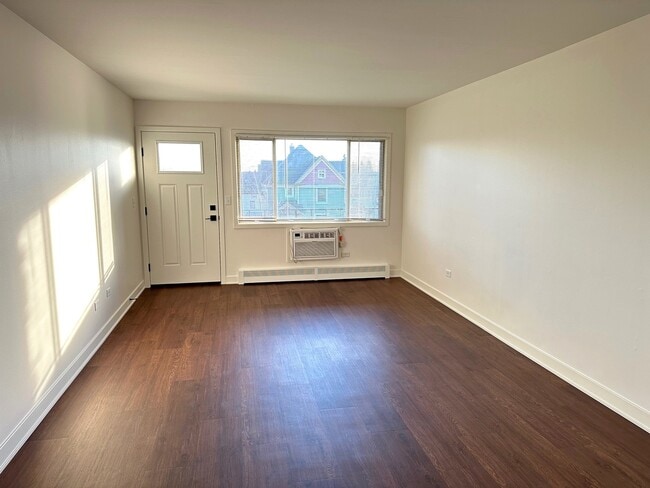 Building Photo - 222 S Tryon St