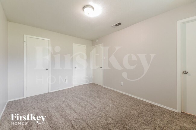 Building Photo - 101 Sesame Dr