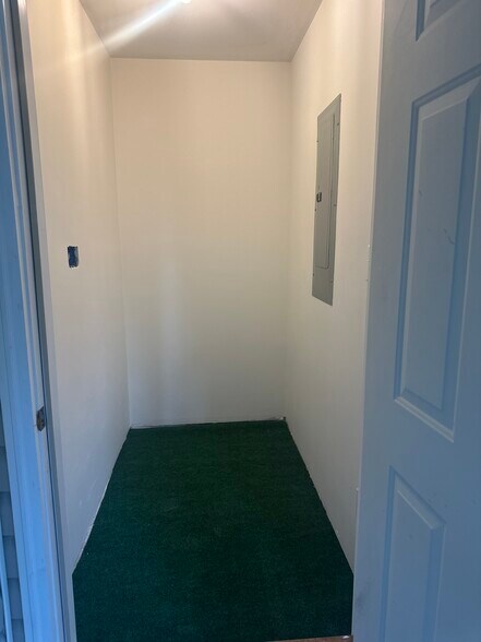Storage Closet - 623 Wyndhurst Dr