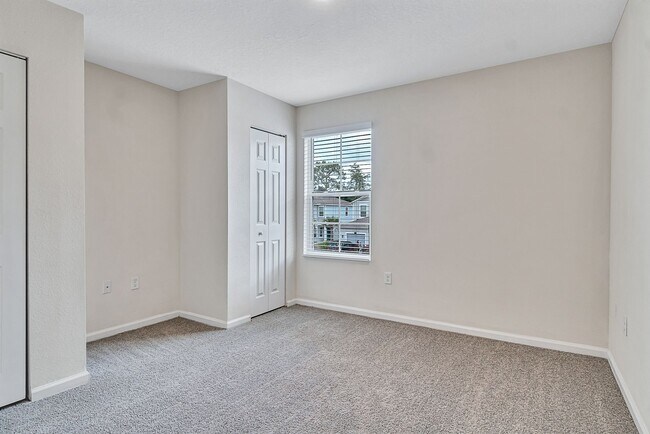 Building Photo - 920 Observatory Pkwy
