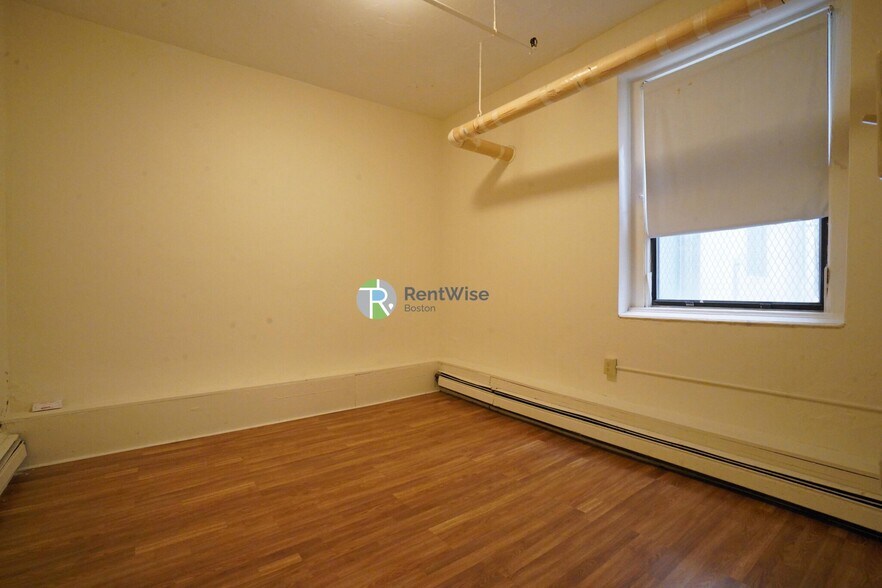 Building Photo - 1144 Commonwealth Ave