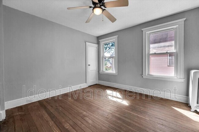 Building Photo - 694 Main St