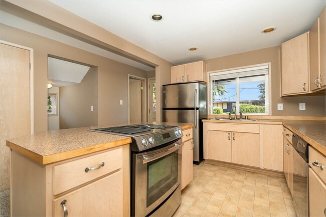Building Photo - 3Bd/3.25Ba Seattle House