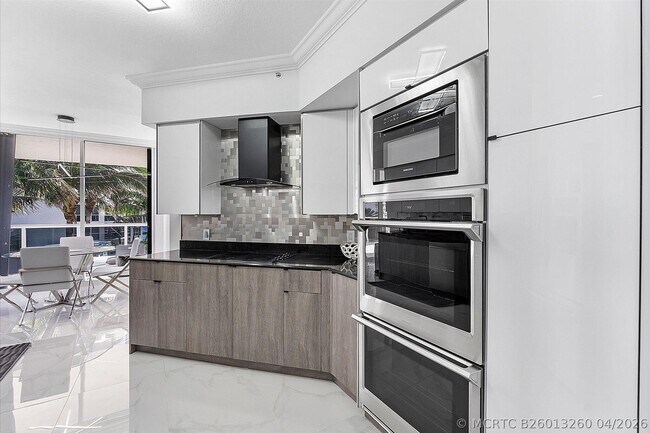 Building Photo - 3100 N Ocean Blvd