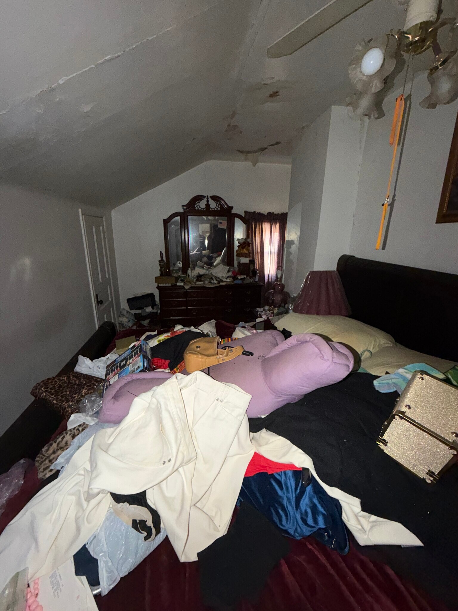 Building Photo - 3720 Manola Ave