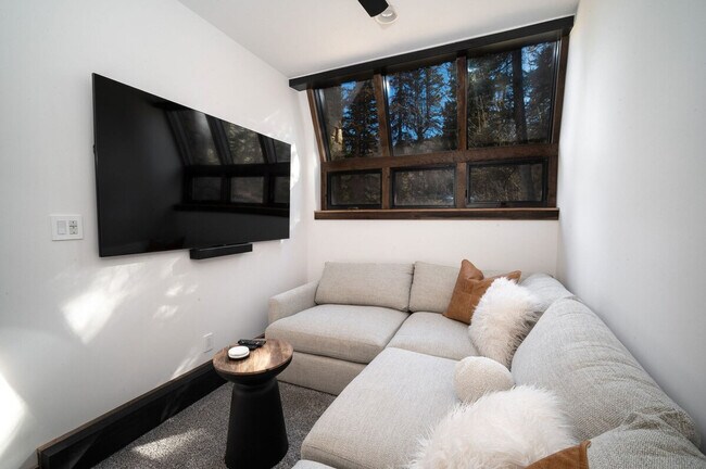 Building Photo - 116 Winterleaf Dr