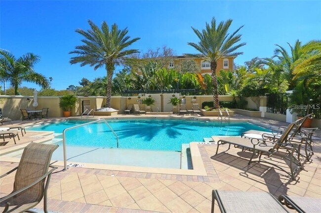 Building Photo - 1064 N Tamiami Trl