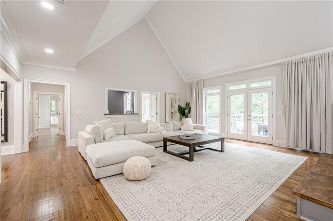 Building Photo - 700 S Brighton Ct