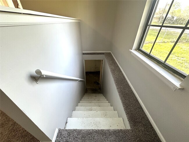 Building Photo - 10063 Northgate Dr