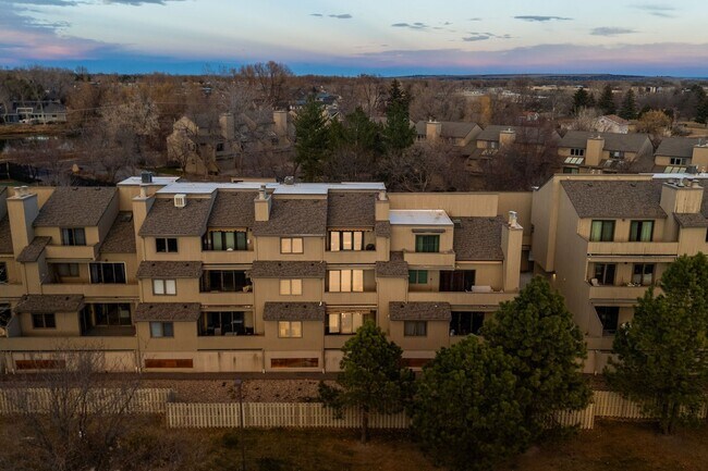 Building Photo - Flatiron View Retreat with Vaulted Ceilings & Private Balcony