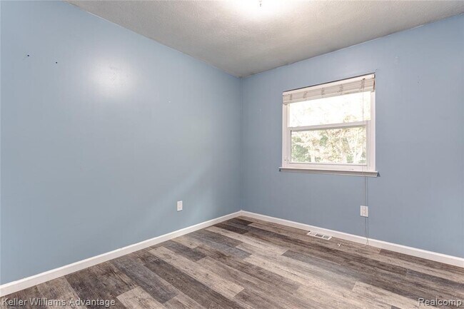 Building Photo - 16840 Savoie St