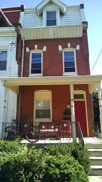 Building Photo - 1213 S 46th St