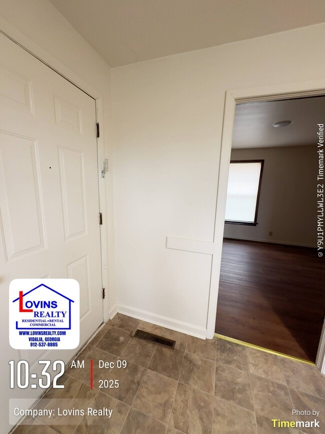 Building Photo - 1505 Mt Vernon Rd