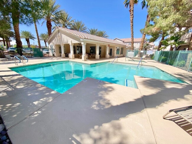 Building Photo - STUNNING 2 BEDROOM / 2 FULL BATH CONDO UNI...